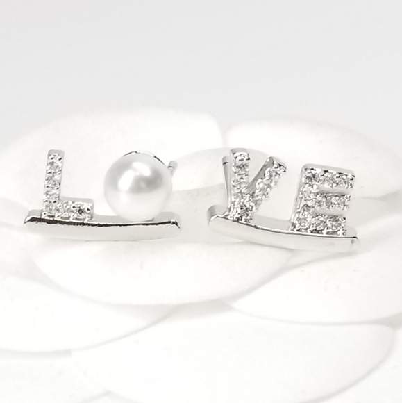 NWT LOVE Studs Earrings Pave CZ - Picture 2 of 8